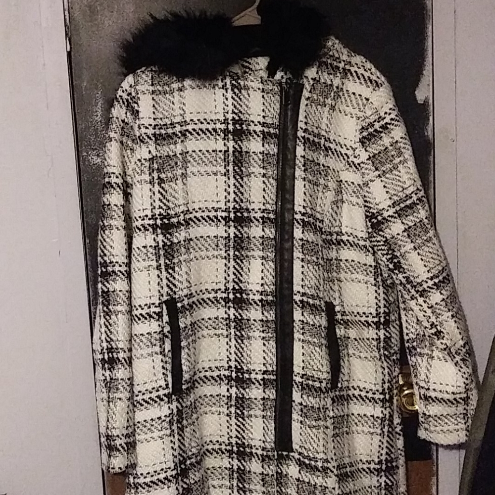 coat - Picture 3 of 3